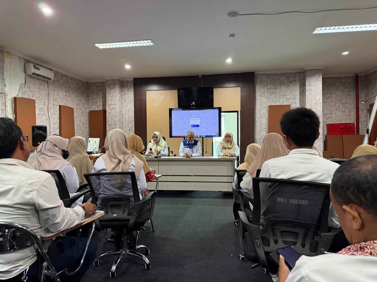 BKPSDM Sulbar Uji Coba Aplikasi Fleksi untuk 3.000 ASN, Targetkan Sistem Kehadiran Digital Penuh di 2026