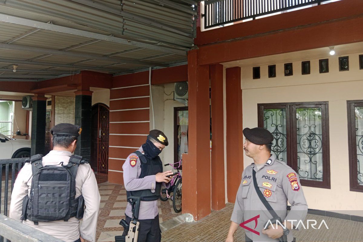 KPK Geledah Rumah Kabid SDA PUPR Kota Bengkulu Agus Suhendra Wijaya, Tiga Koper Dokumen Diamankan