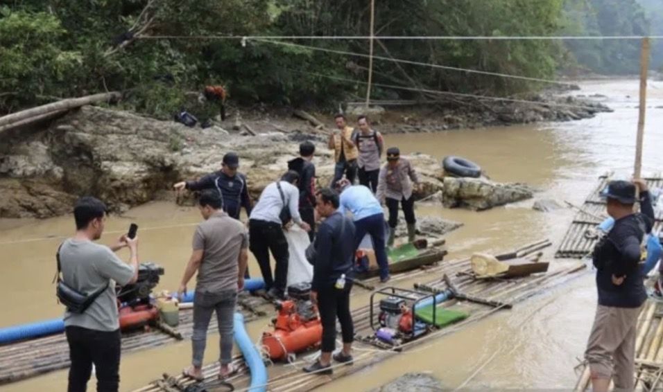 Operasi PETI di Geopark Merangin: Tim Gabungan Temukan 4 Rakit dan 5 Mesin Kompresor di Muara Karing