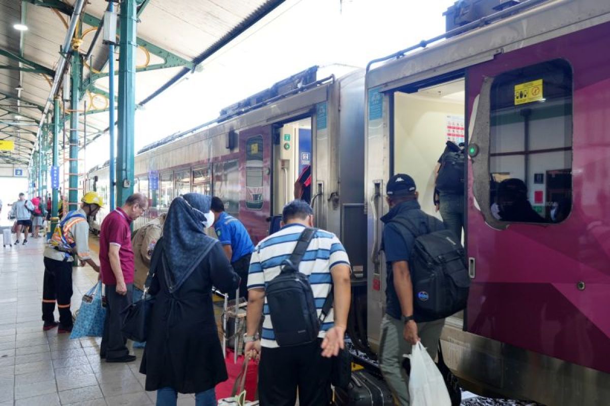 35.689 Penumpang Padati Daop 7 Madiun saat Libur Maulid Nabi, KAI Siagakan Petugas di Stasiun