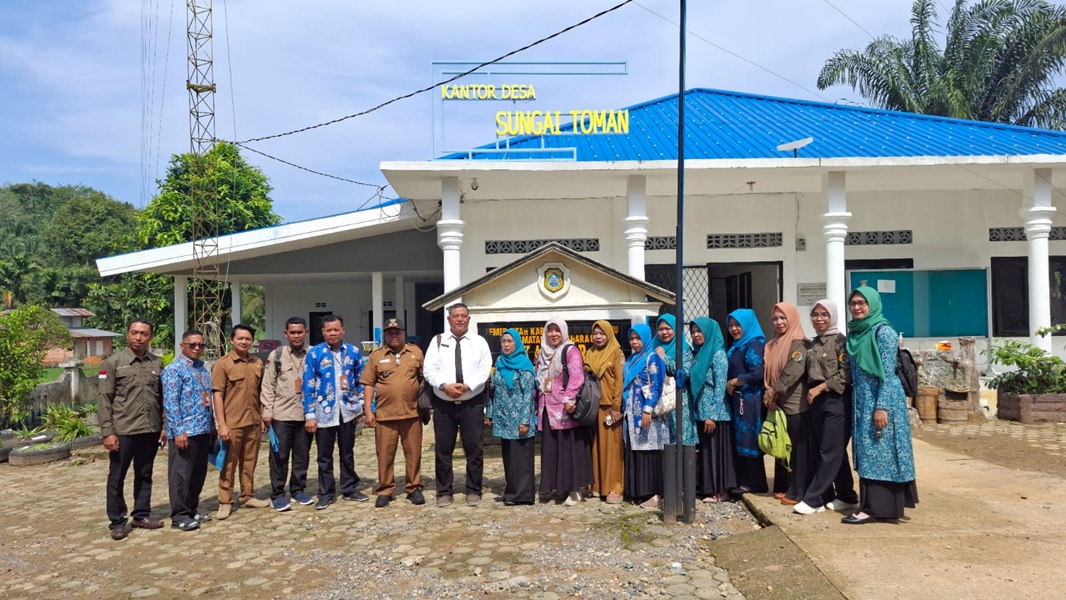 SKK Migas-PetroChina Bedah Kantor Desa Sungai Toman di Tanjab Timur, Bangunan Usia 16 Tahun Kini Lebih Layak