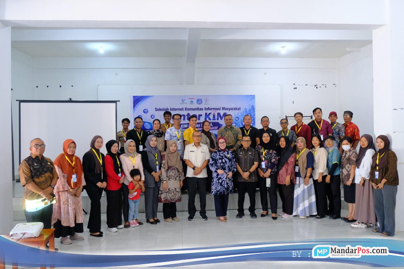 Senter KIM Resmi Hadir di Pasangkayu, Kominfopers Sulbar Bekali Warga Akar Rumput agar Melek Digital