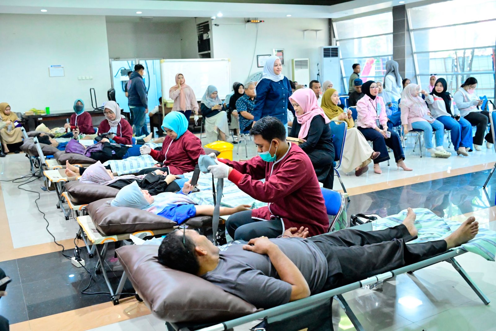 Perumda Air Minum Makassar dan Karang Taruna Gelar Donor Darah, 37 Kantong Darah Terkumpul untuk Stok Rumah Sakit