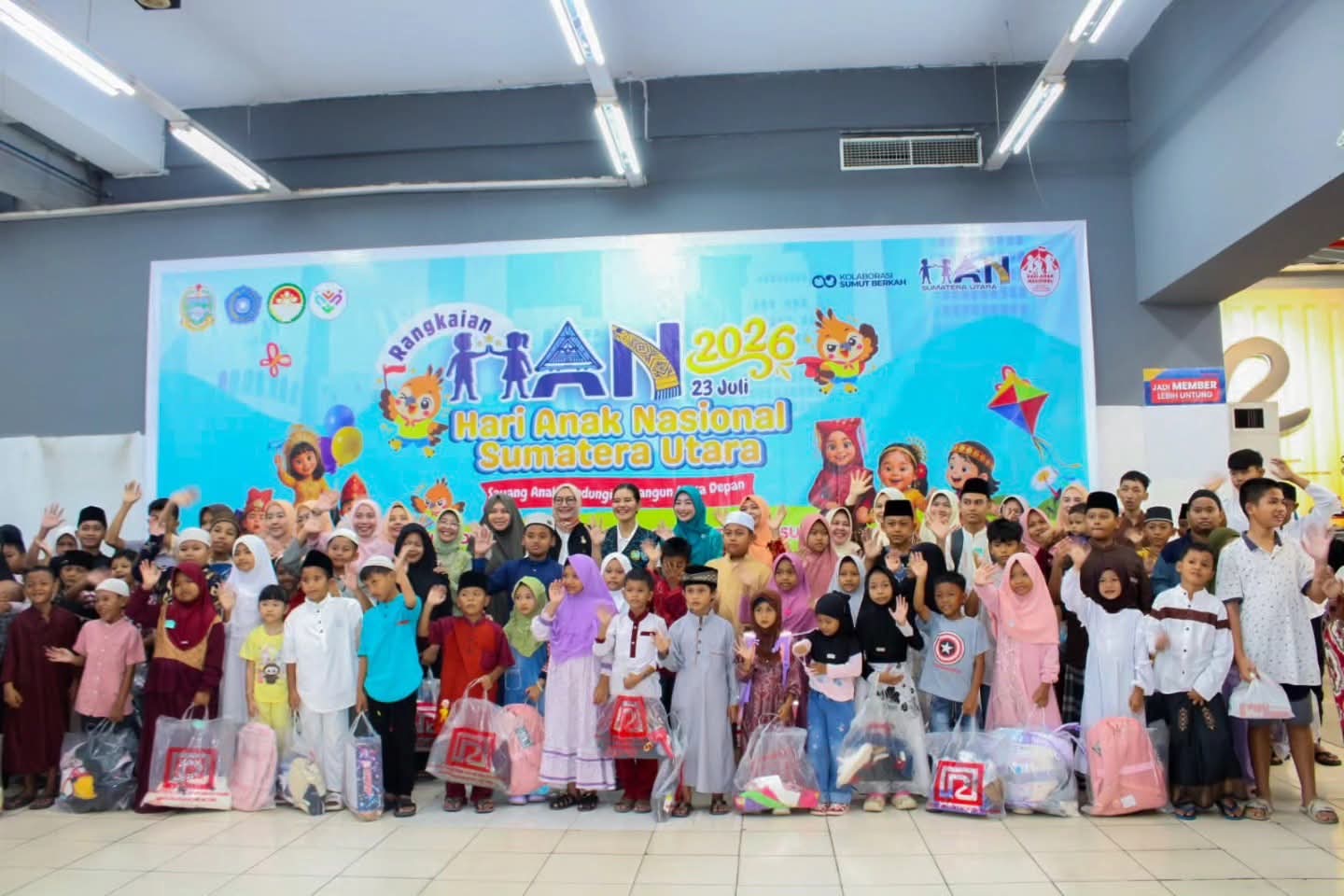 200 Anak Yatim di Tebing Tinggi Terima Voucher Belanja Rp500.000 dari Kahiyang Ayu pada Hari Anak Nasional 2026