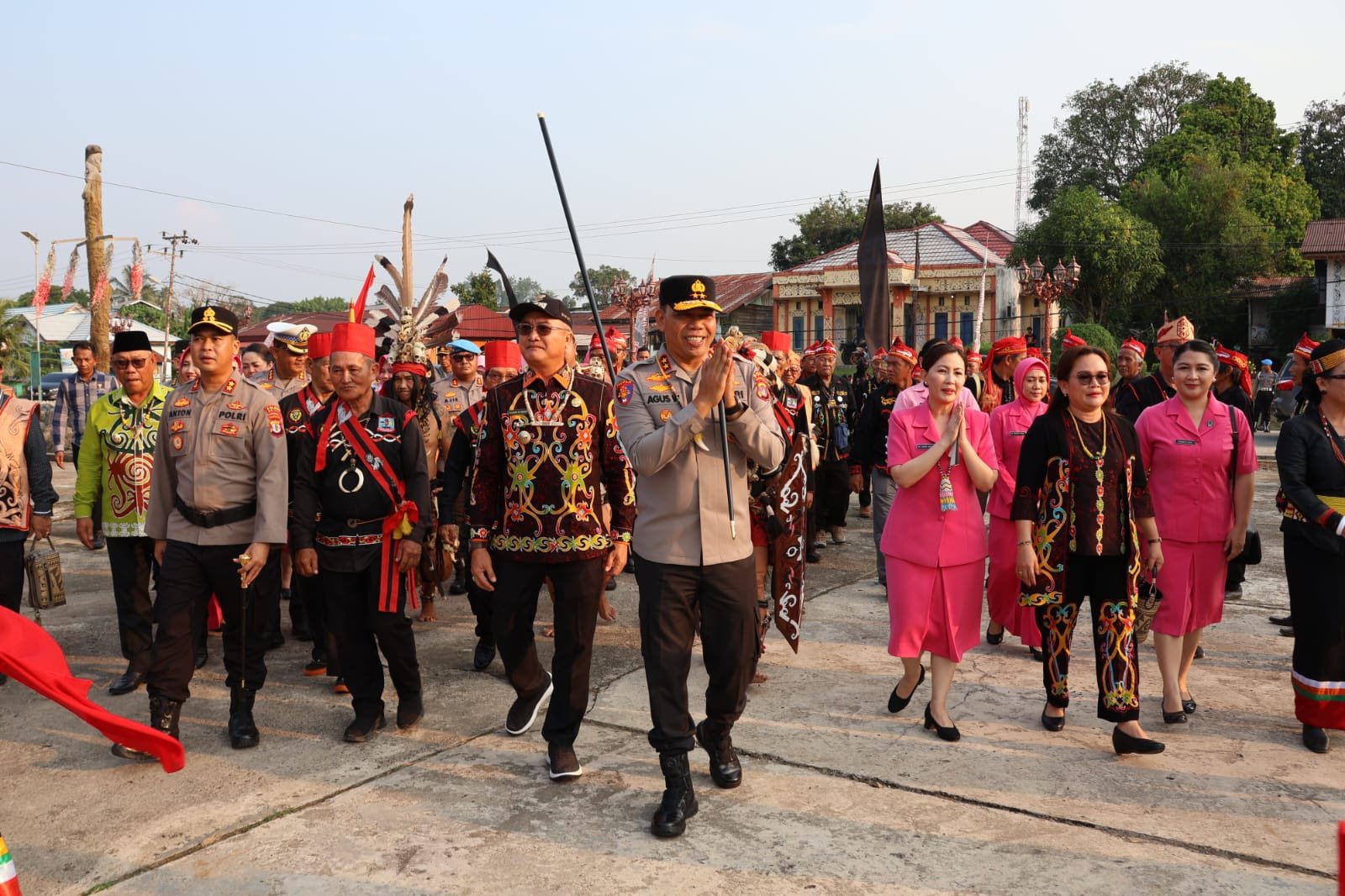 Kapolda Kaltara Irjen Agus Wijayanto Dapat Gelar Adat 
