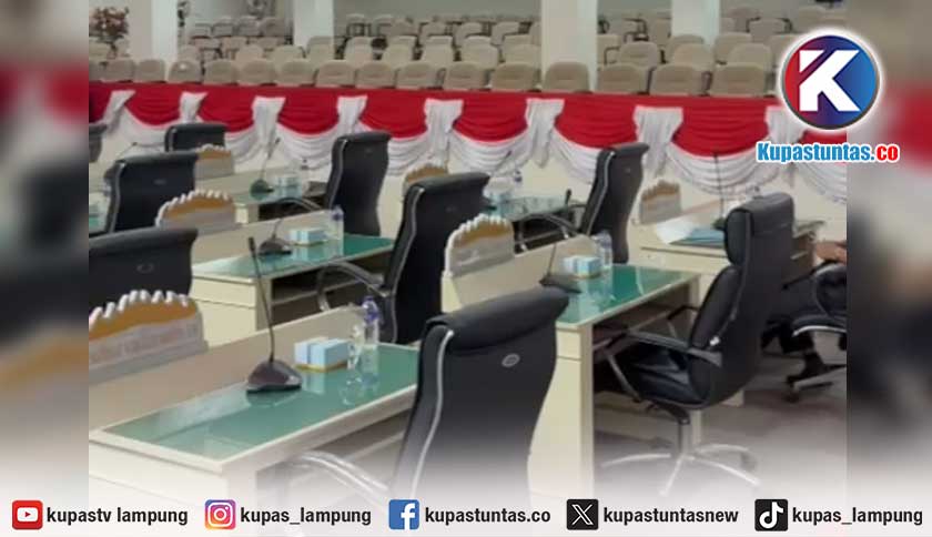 Hanya 28 dari 85 Anggota DPRD Lampung Hadir Fisik di Paripurna, Fraksi PDIP Desak Aturan Zoom Dicabut