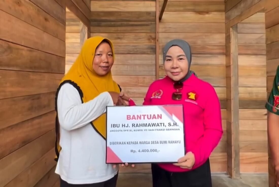 Anggota DPR RI Rahmawati Tinjau Bedah Rumah Aspirasi di Bulungan, Tambah Bantuan Pintu dan Jendela untuk Warga Bumi Rahayu