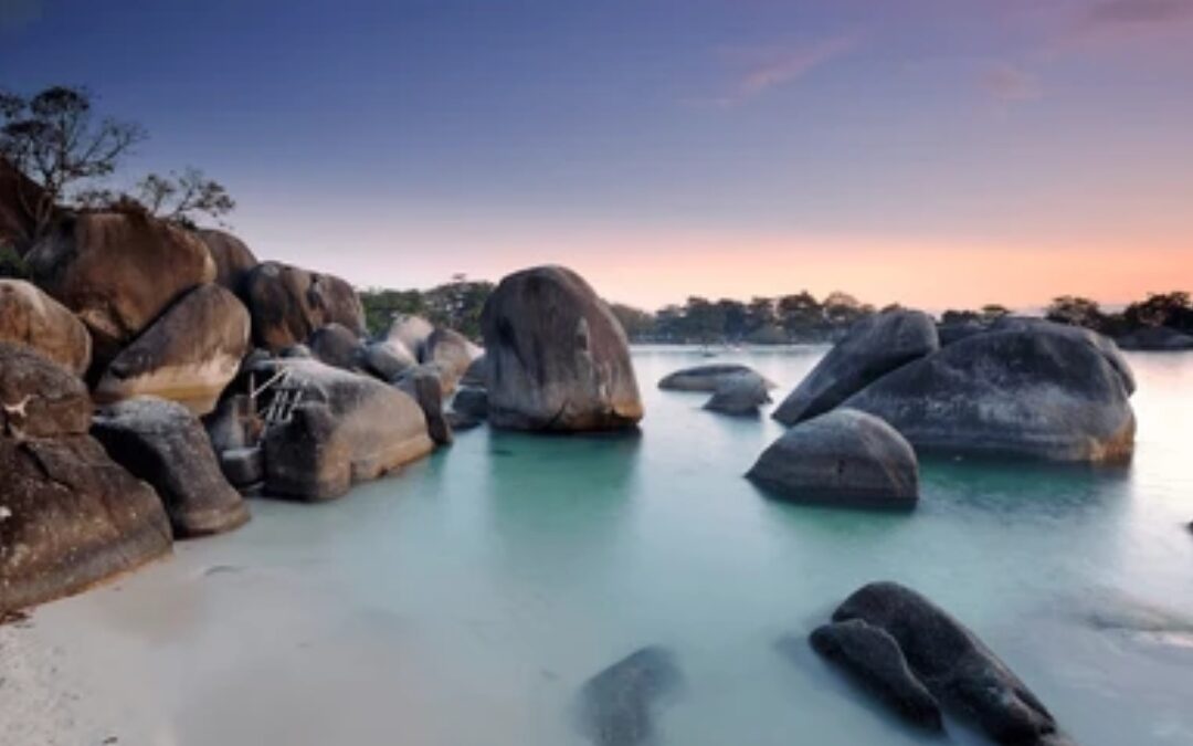 7 Destinasi Wisata di Bangka Belitung Ini Siap Bersaing dengan Bali, dari Pantai Laskar Pelangi hingga Danau Kaolin
