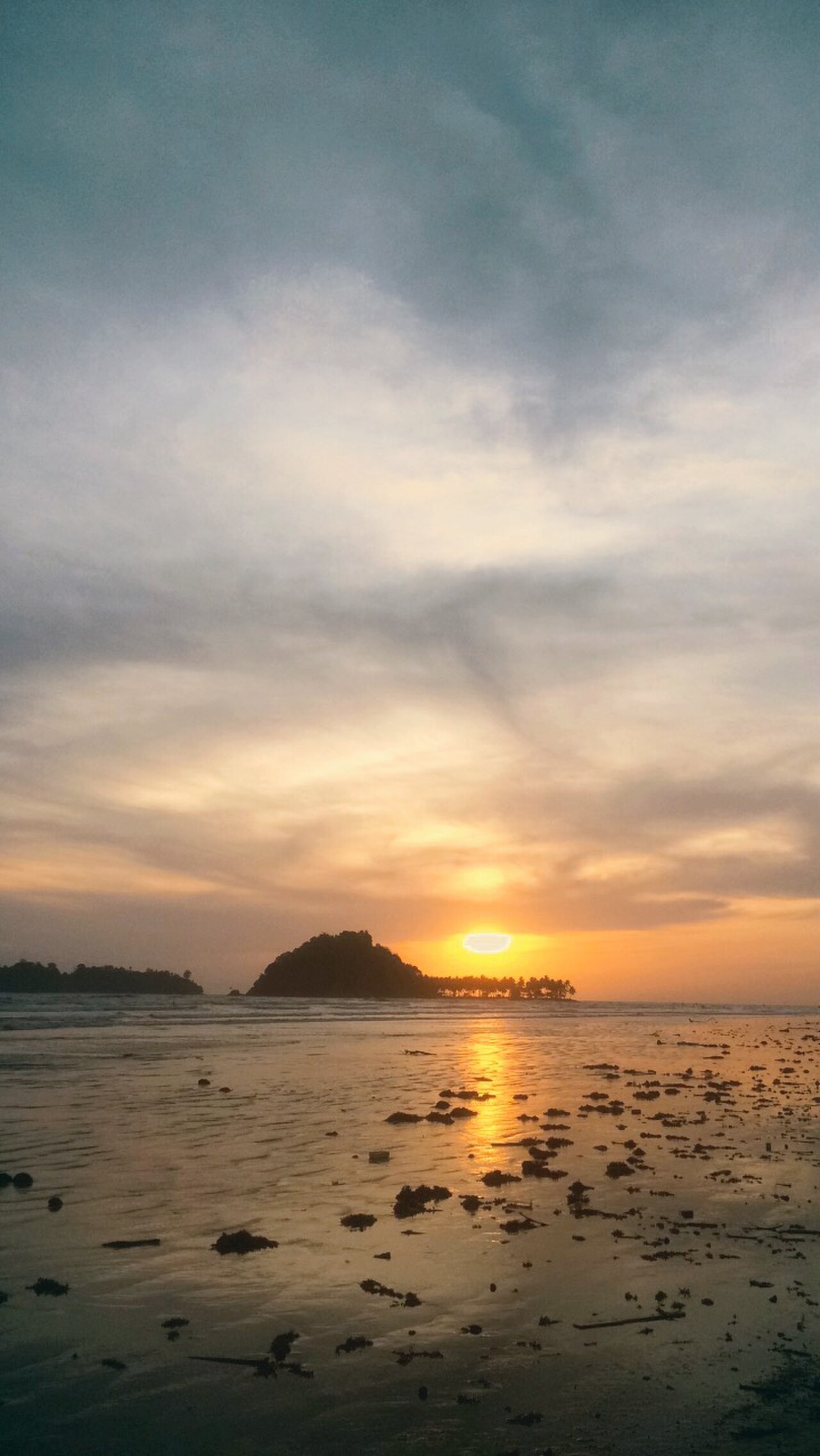 7 Destinasi Honeymoon Romantis di Banten yang Tersembunyi & Wajib Coba untuk Bulan Madu Berkesan