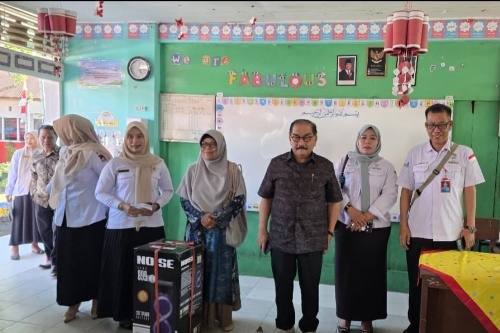 857 Siswa di Padang Terima PIP, Anggota DPR RI Shadiq Pasadigoe: Jangan Minder dengan Kondisi Ekonomi Orang Tua