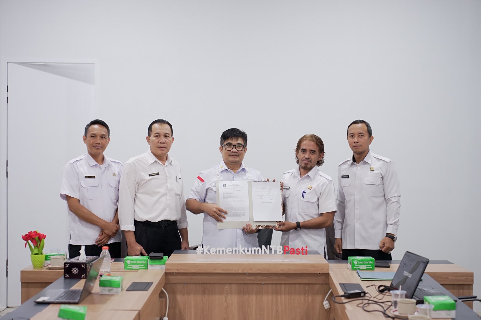 Kanwil Kemenkum NTB Harmonisasi Dua Regulasi di Lombok Timur, Perkuat Literasi dan Standar Pelayanan Minimal