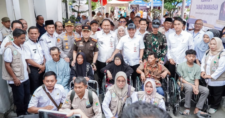 Gebyar PATEN Karawang Barat: Polres dan Pemkab Satu Atap Layani Perpanjangan SIM hingga Bantuan Stunting