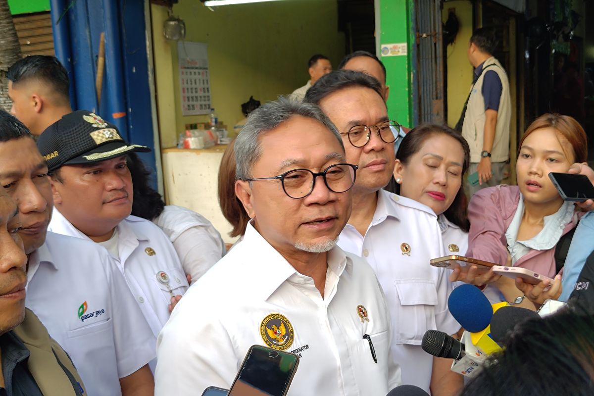 Harga Telur Anjlok, Menko Zulhas Minta BGN Genjot Serapan untuk Program MBG Dua Hari Sepekan