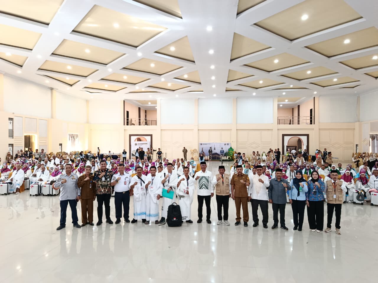 Sekdaprov Gorontalo Lepas 218 Jemaah Haji Kloter 30 UPG, Sebagian Besar dari Gorontalo dan Boalemo