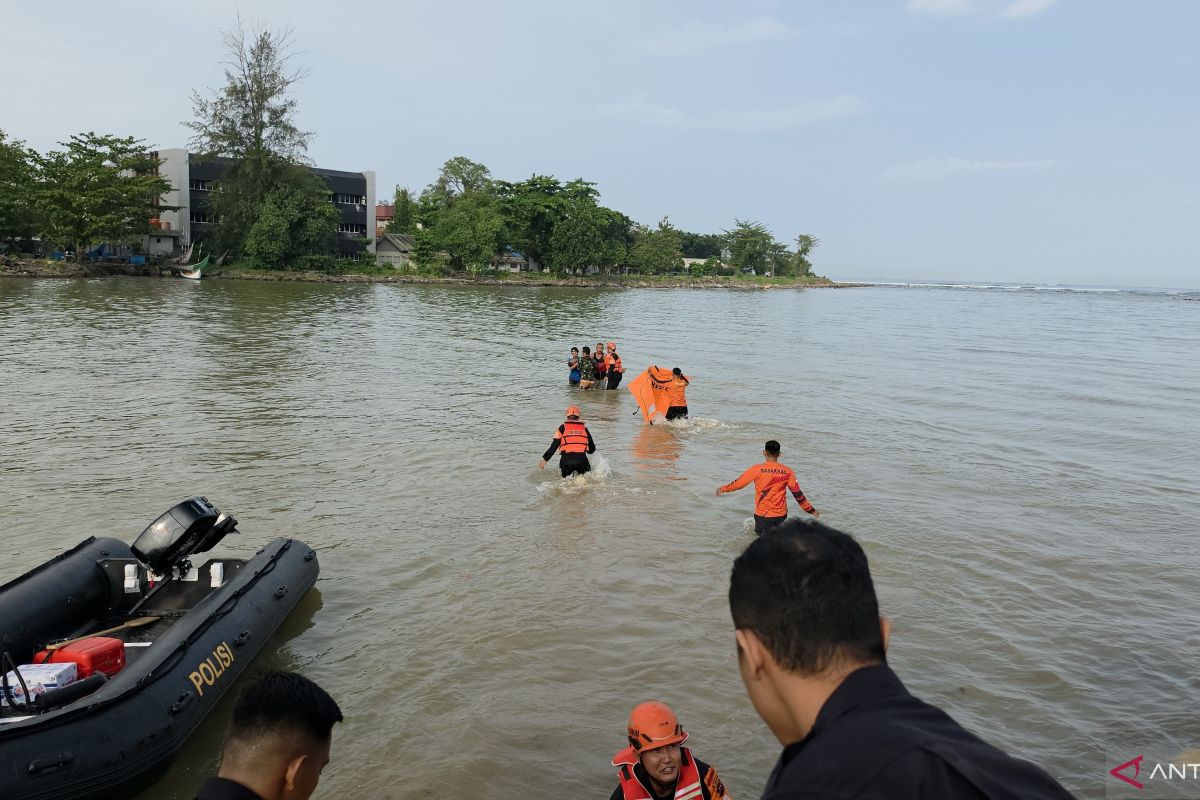 Tim SAR Gabungan Temukan Dua Anak Tenggelam di Padang, Jasad Dievakuasi dari Laut dan Sungai