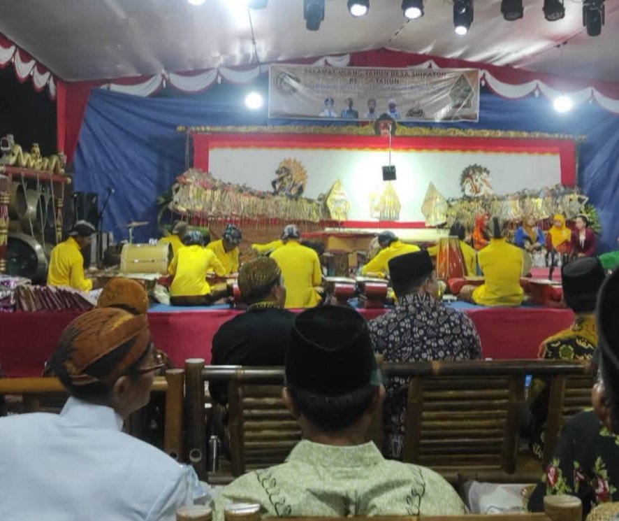 Ratusan Warga Bengkulu Tengah Padati Pagelaran Wayang Kulit Semalam Suntuk di HUT ke-54 Desa Srikaton, Wakil Bupati Apresiasi Mars Desa