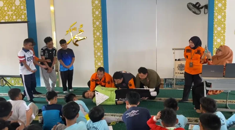 300 Siswa SMP di Sukabumi Ikuti Simulasi Mitigasi Bencana saat MPLS, BPBD Bekali Teknik Pertolongan Pertama