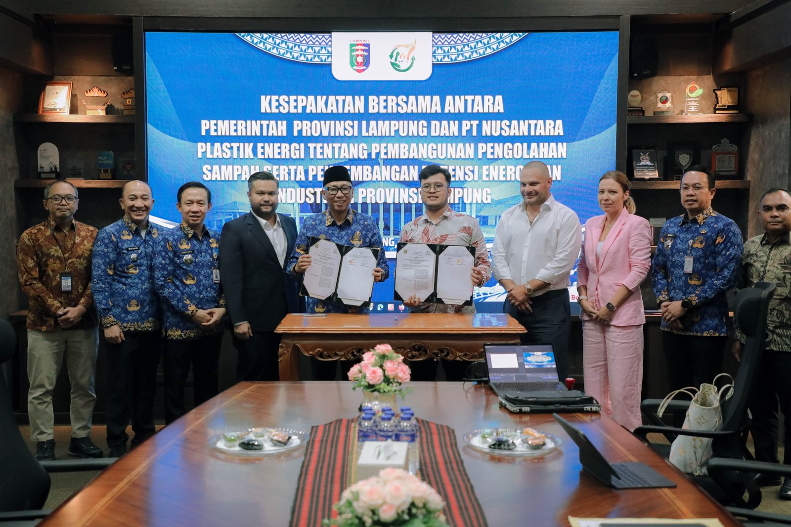 Gubernur Lampung Teken MoU dengan PT Nusantara Plastik Energi, Bangun Pengolahan Sampah 15.000 Ton per Tahun Bernilai 25 Juta Euro
