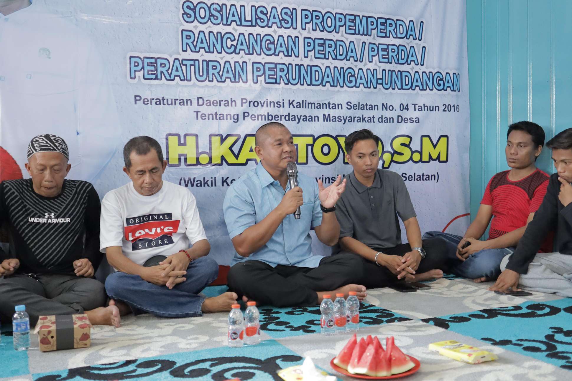 Wakil Ketua DPRD Kalsel Kartoyo Dorong Penguatan Usaha Jahit Rumahan di Baruh Jaya Lewat Sosialisasi Perda Desa