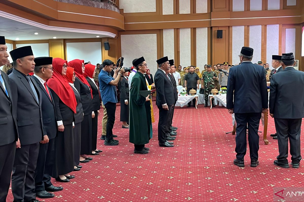 Gubernur Sultra Andi Sumangerukka Rotasi 104 Pejabat, 25 Kepala Sekolah Ikut Dilantik