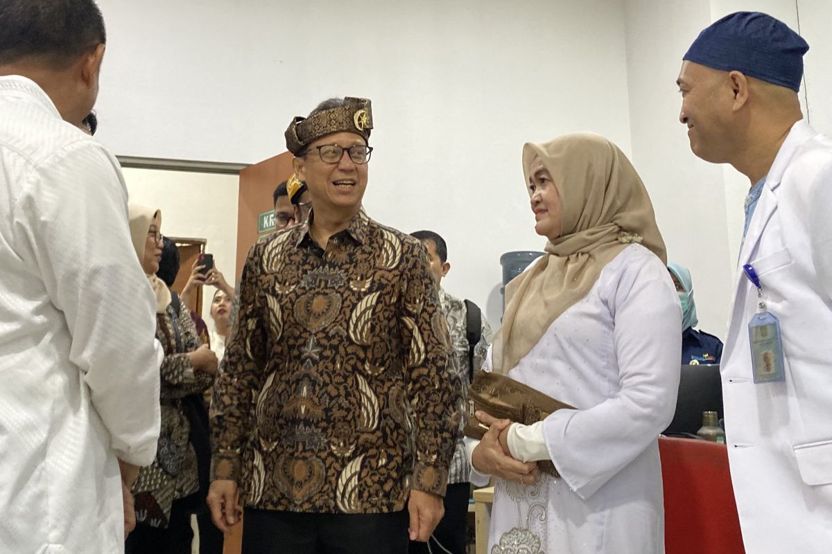 Menkes Budi Gunadi Janji Lengkapi Alat Kesehatan RSUD Embung Fatimah Batam untuk Tangani Stroke dan Jantung