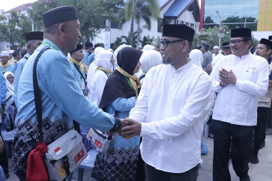 114 JCH Kloter 12 Asal Banda Aceh Dilepas ke Embarkasi, Sekda Berpesan Jaga Kesehatan dan Kekompakan