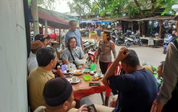 Kapolres Bangka Barat Turun ke Pasar Mentok dan Warung Kopi, Serap Aspirasi Pedagang soal Keamanan dan Ekonomi