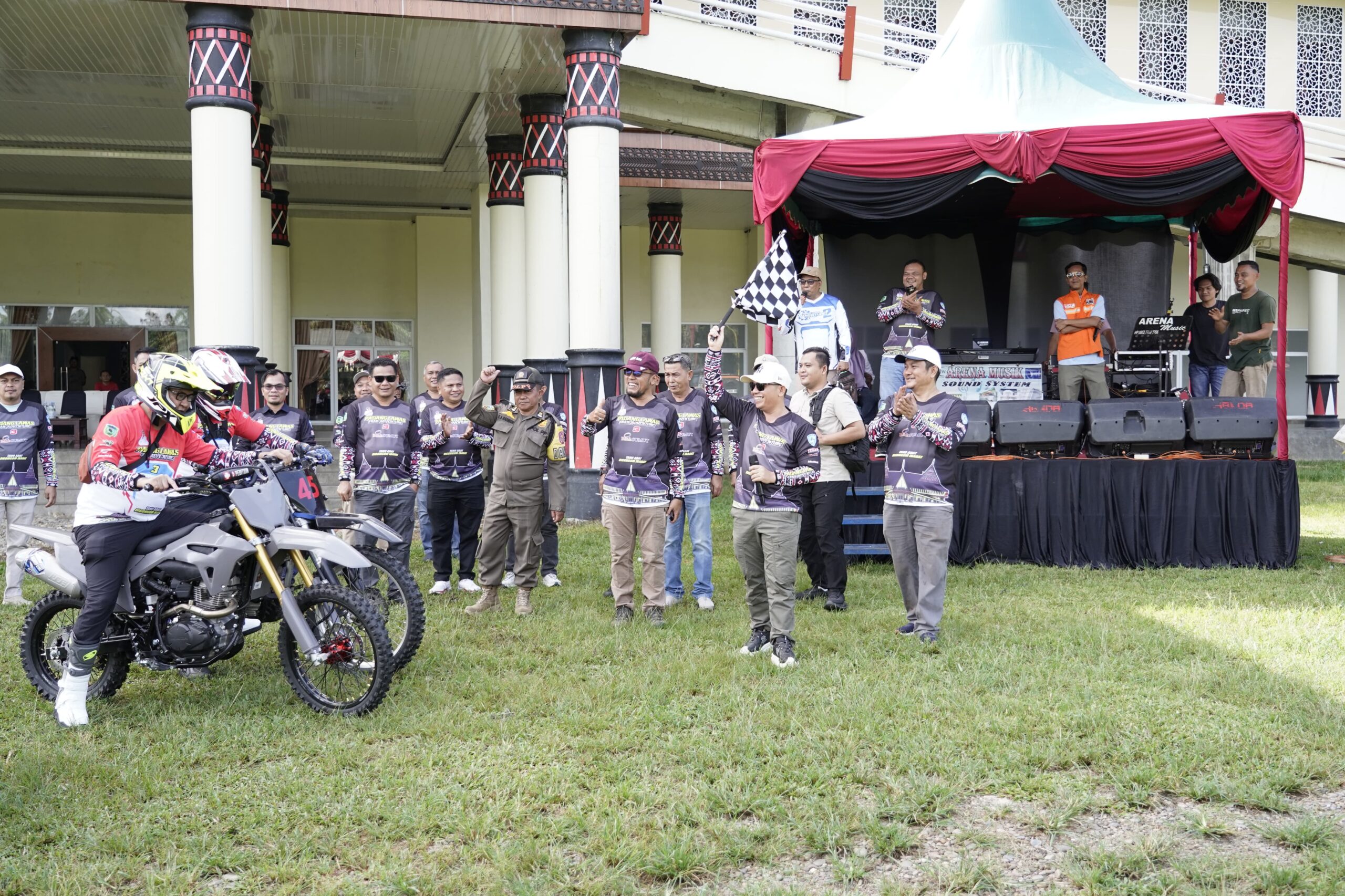 Ratusan Peserta dari 4 Provinsi Ramaikan Trail Adventure 3 di Padang Lawas, Bupati: Buktikan Trek Terbaik dan Keramahan Warga