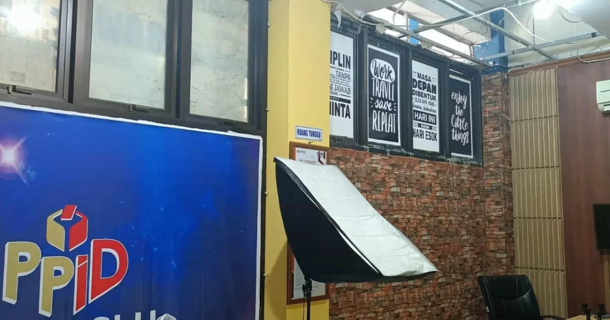 8 Tahun Dipakai Tanpa Perbaikan, Kantor Bawaslu Kota Tegal Rusak 78 Persen, Atap Roboh Berulang Kali