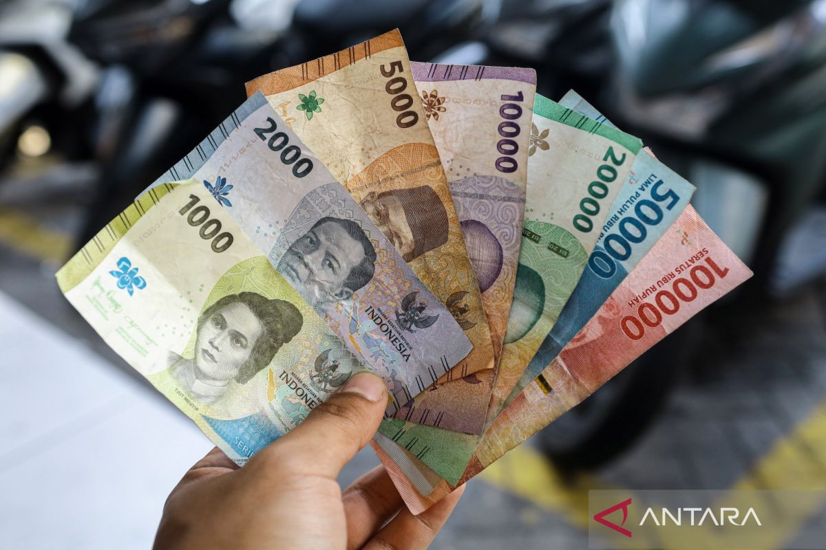 Rupiah Diprediksi Menguat ke Rp17.920-Rp17.970, Pernyataan Dovish The Fed dan Minyak Turun Jadi Pendorong