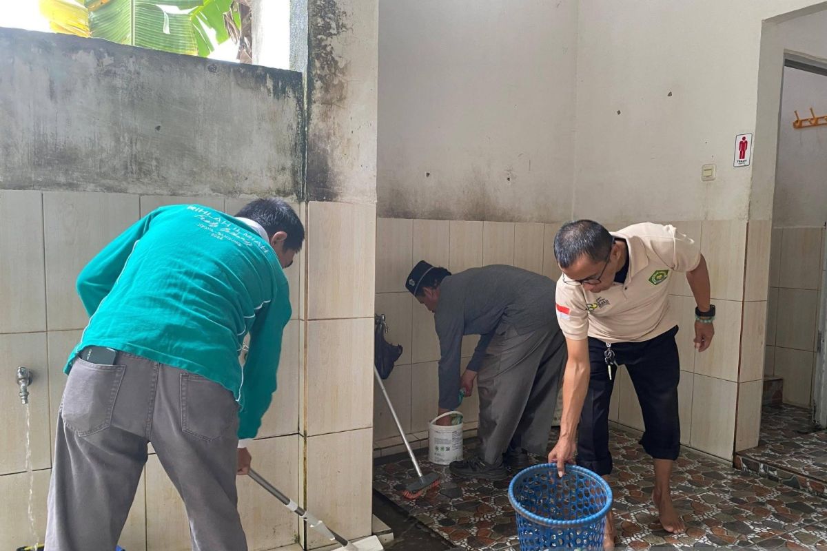 Kanwil Kemenag Sumsel Gerakkan Bersih-Bersih 538 Masjid, Targetkan Rumah Ibadah Ramah Lingkungan