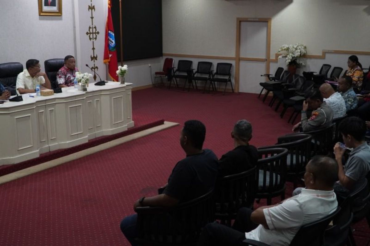 Pemkot Ambon Minta 8 Pengusaha Truk Gandeng Patuhi Jam Operasional dan Batas Kecepatan