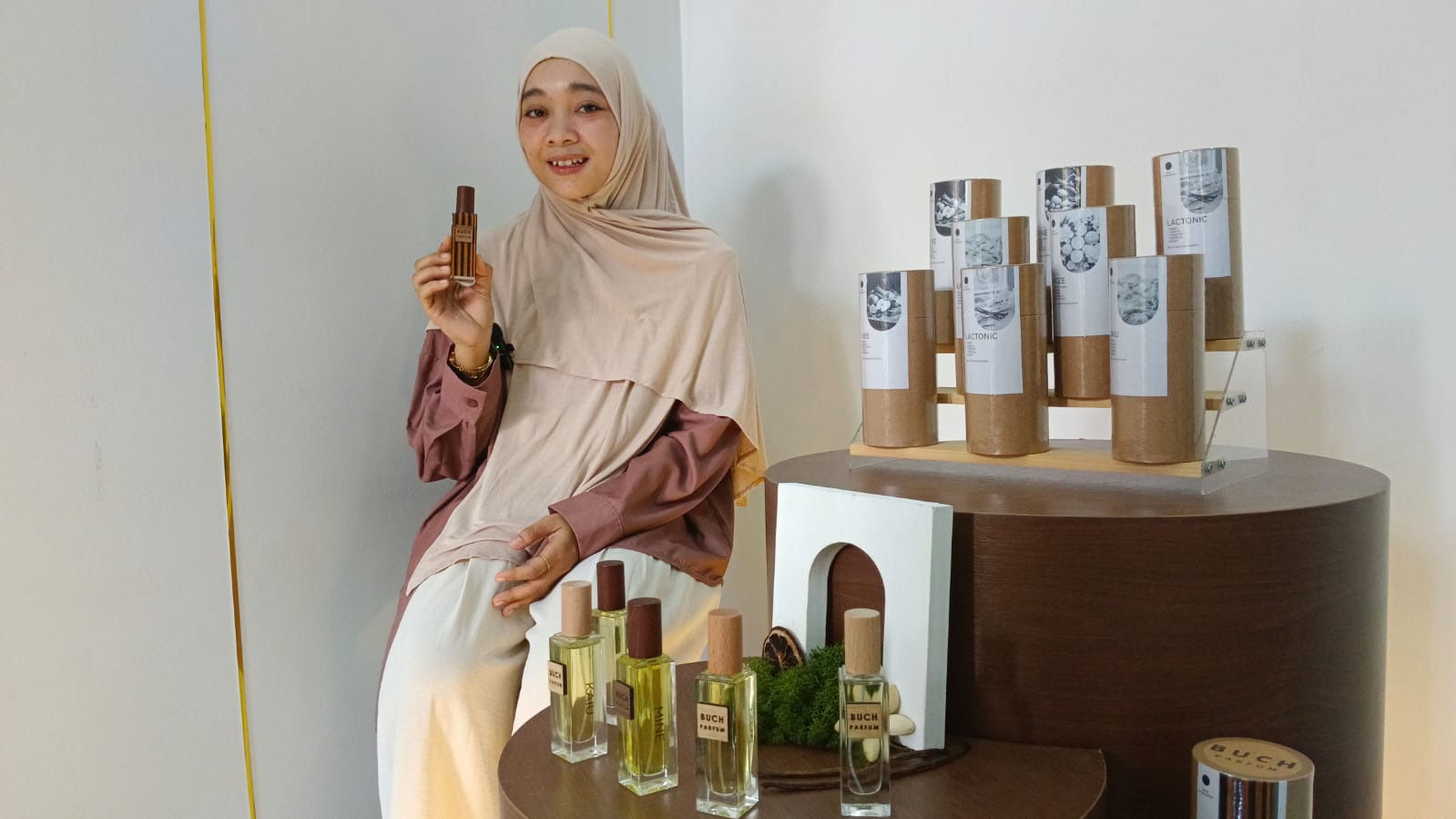 Berjualan Parfum dari Pintu ke Pintu Saat SMA, Elviana Rosanti Kini Punya Merek BUCH dengan 5 Varian
