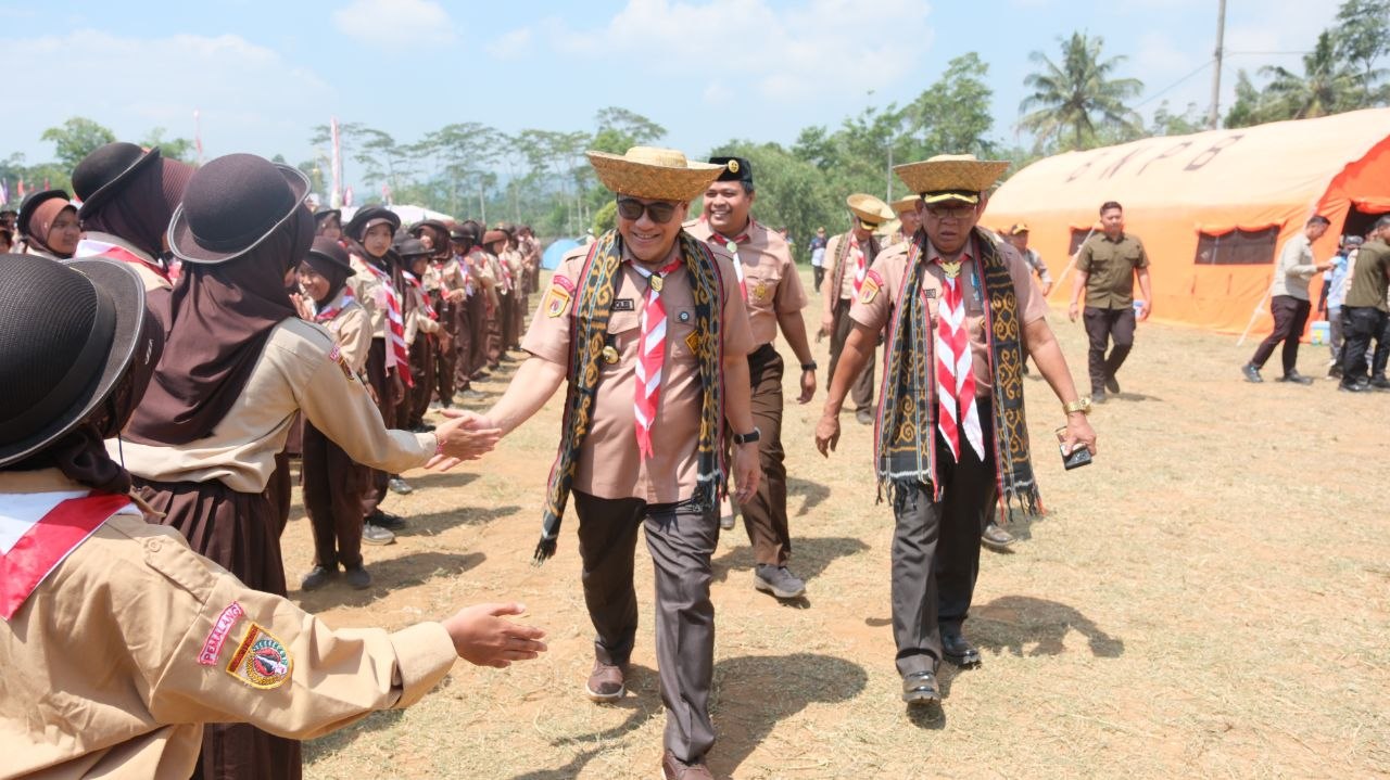 Hari Pramuka ke-65 di Pemalang, Plt Bupati Nurkholes Tinjau Langsung Kemah Serentak di 14 Kecamatan