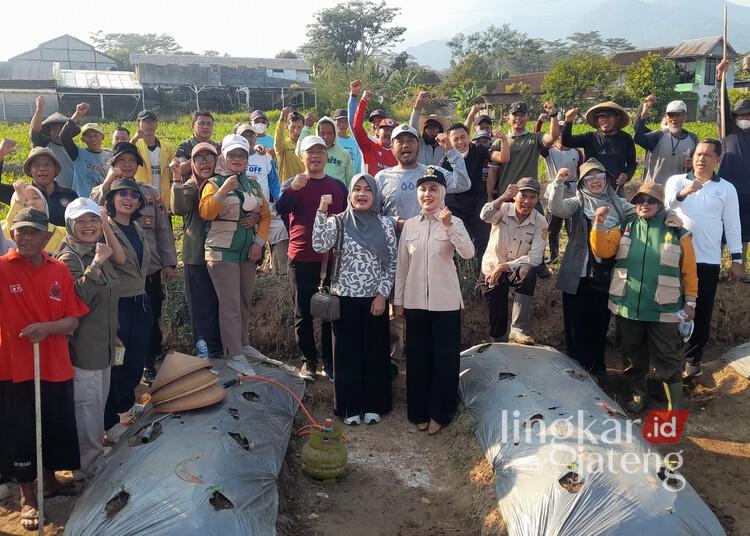 Respons Keluhan Petani, Bupati Kendal Turun Langsung Pimpin Gerdal Hama Tikus di Tabet