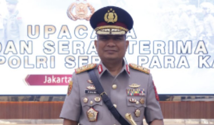 Kapolda Aceh Irjen Ruddi Setiawan Tiba di Bandara SIM, Disambut Tari Mundur dan Tradisi Peusijuek