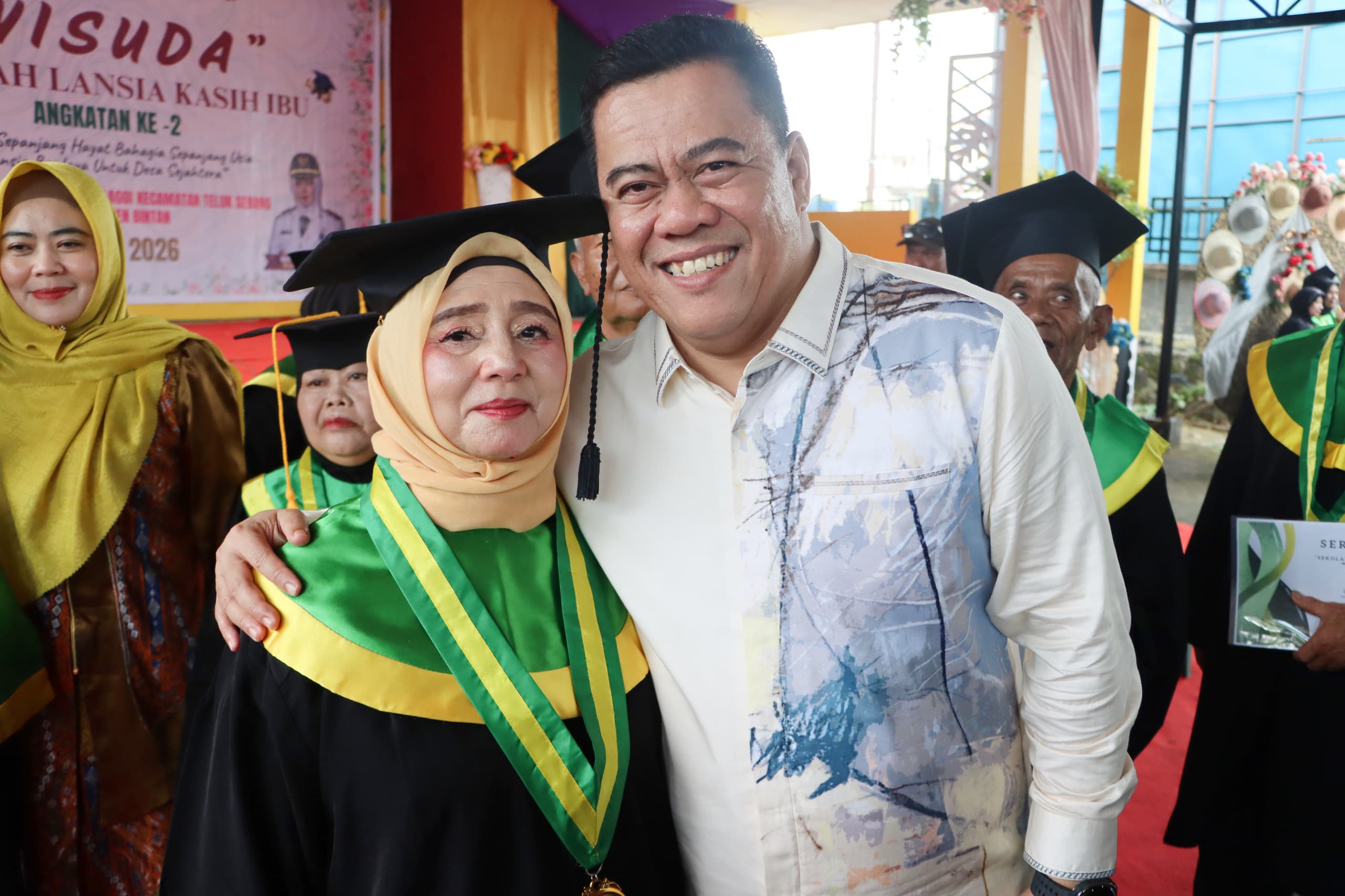 Bintan Pacu Program Ramah Lansia, Sekda Dorong Sekolah Lansia Berkelanjutan Usai Wisuda 34 Warga