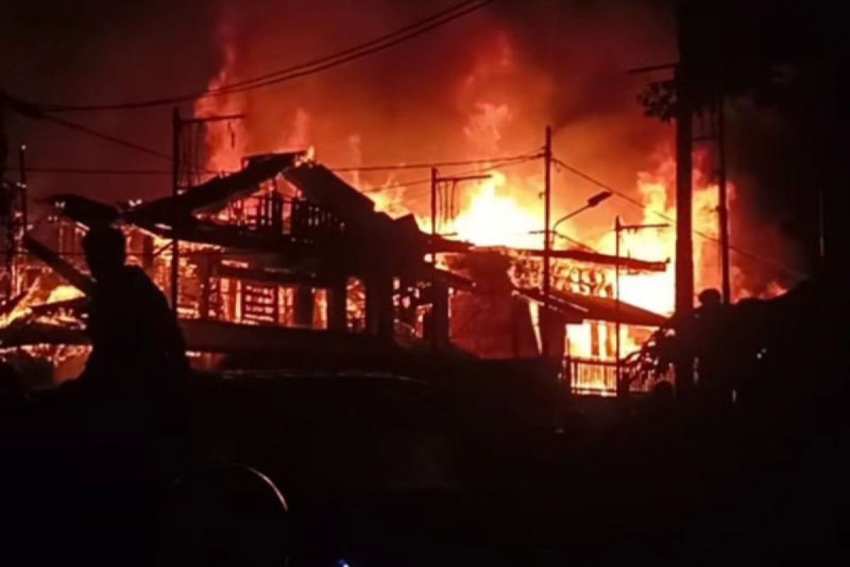 Kebakaran di Sinabang Simeulue Hanguskan Losmen, Rumah Warga, dan Dua Ruko, 32 Orang Terdampak