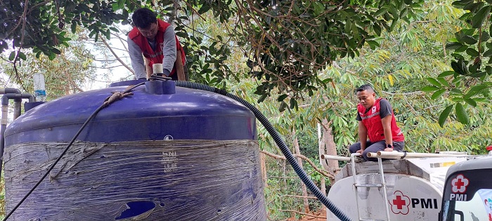 PMI DIY Siagakan 6 Armada Tangki Air untuk Lawan Kekeringan El Nino, 149.000 Liter Sudah Disalurkan ke Bantul dan Gunungkidul