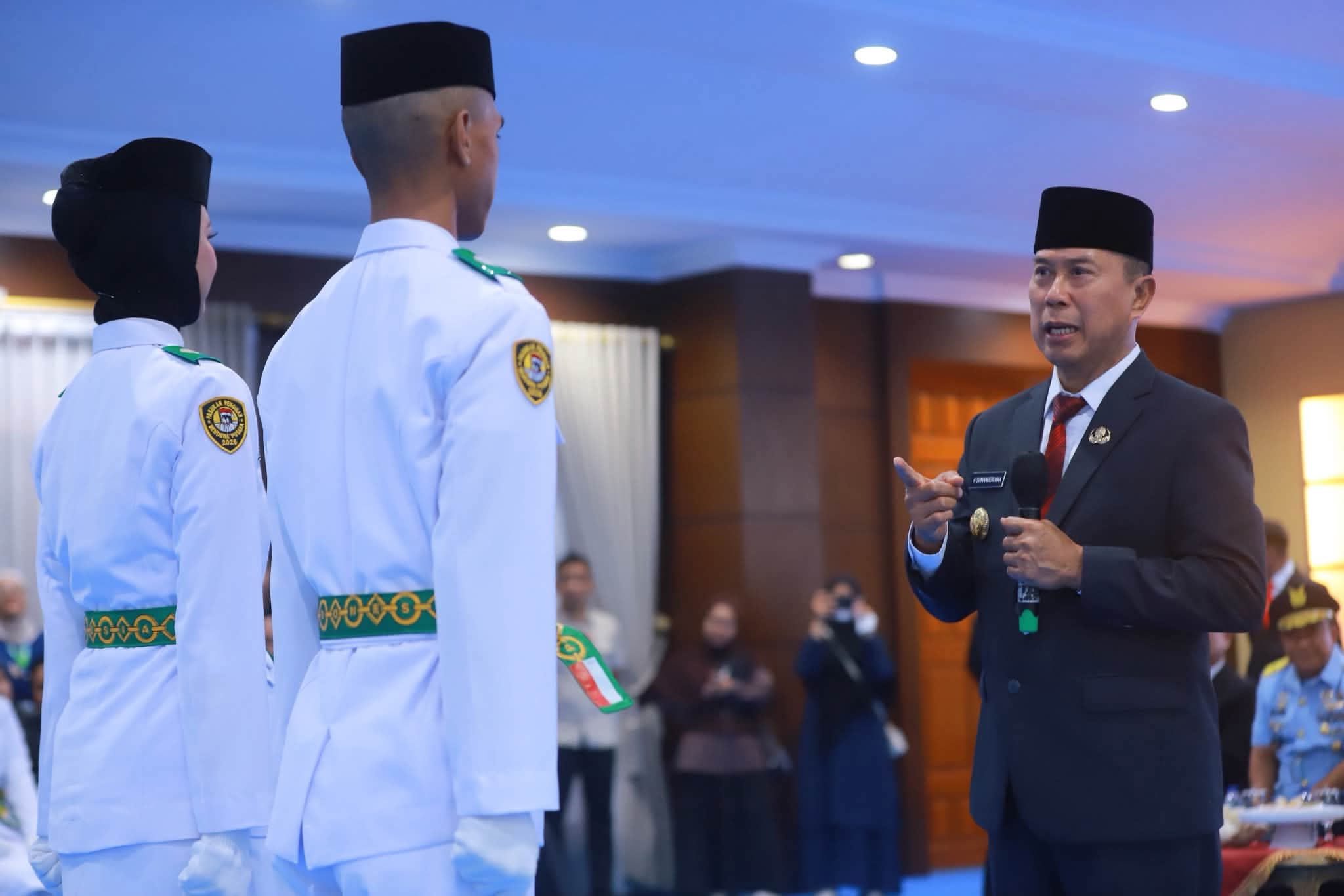 Gubernur Sultra Andi Sumangerukka Siapkan Bimbel Gratis untuk 49 Paskibraka yang Ingin Masuk Akmil dan Akpol