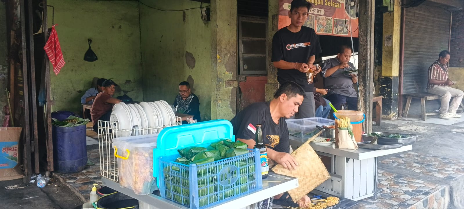 Sate Maranggi Rp1.000 di Bawah Flyover Cikampek, Warung Tua Ini Masih Ramai Didatangi Pembeli dari Luar Kota