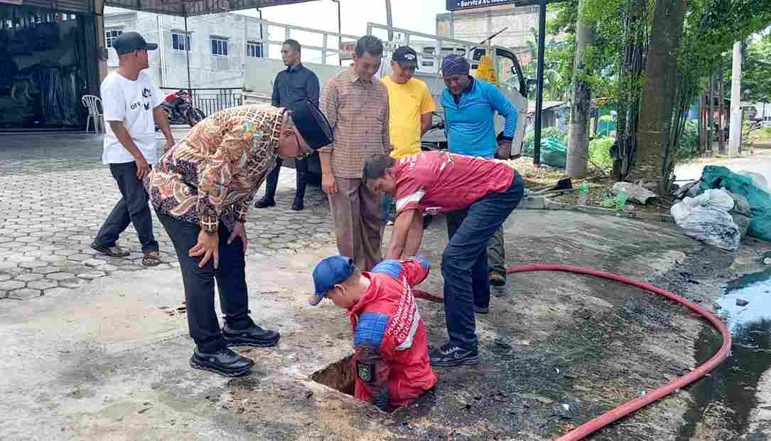 Wali Kota Tanjungpinang Lis Darmansyah Ultimatum Perusahaan Kabel Optik, 3-4 Hari Benahi Drainase Tersumbat Sampah