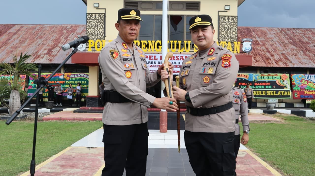 AKBP Aron Sebastian Resmi Pimpin Polres Bengkulu Selatan, Gantikan AKBP Awilzan Lewat Tradisi Jajar Kehormatan