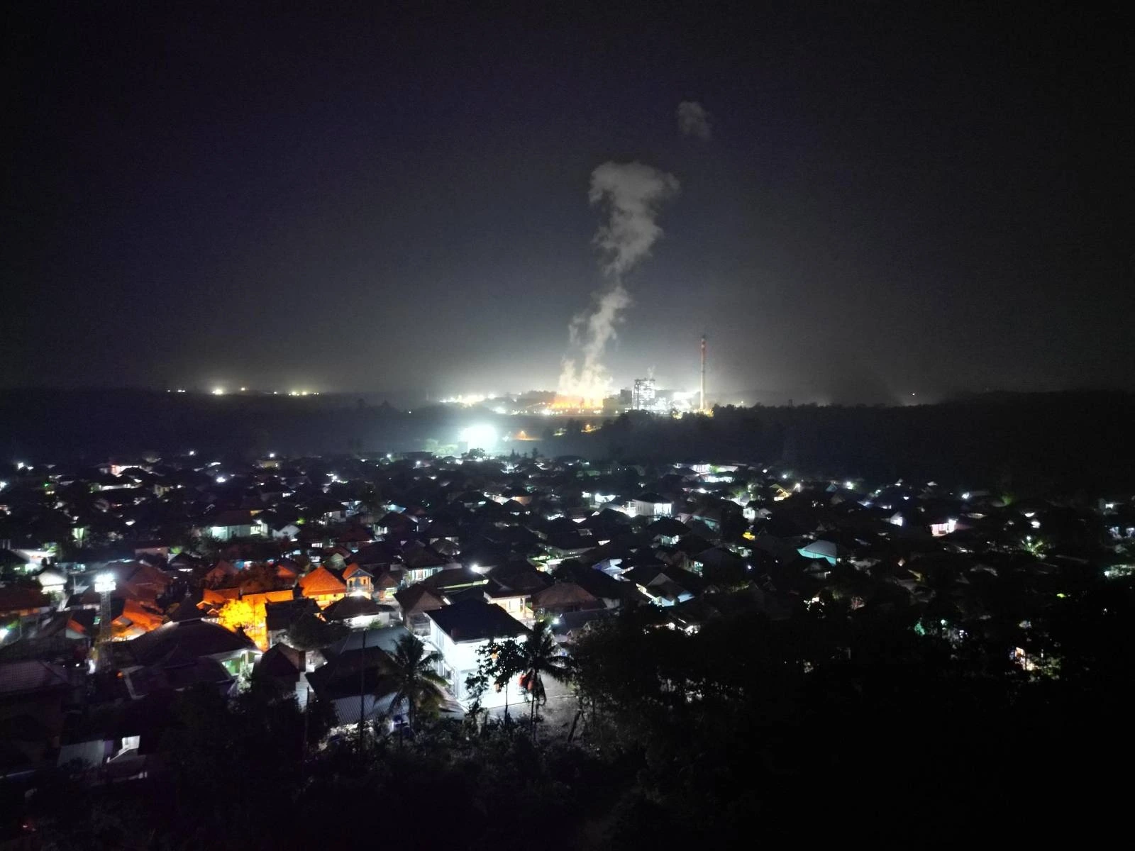 Blackout Listrik 24 Jam Landa 8 Provinsi di Sumatera, 4 Tewas Akibat Keracunan Genset, STuEB Desak Desentralisasi Energi