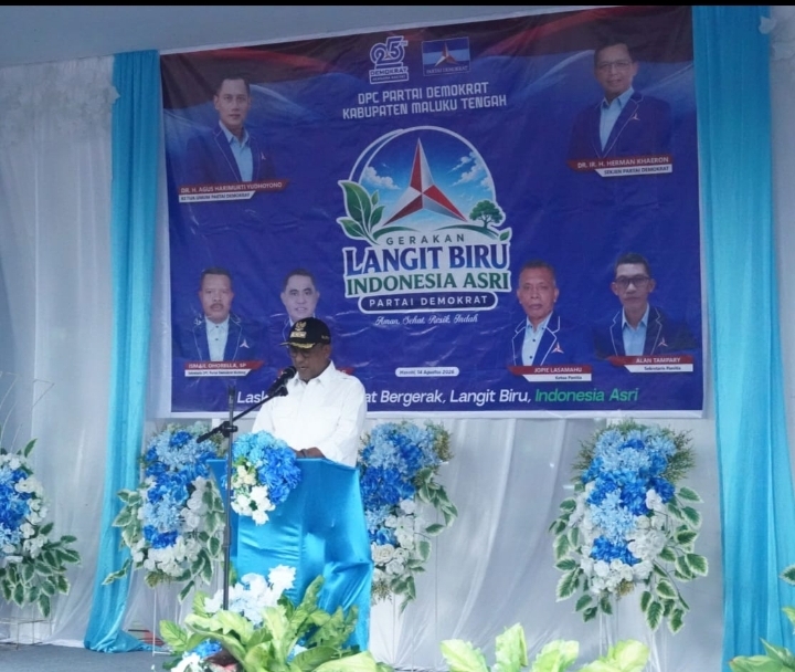 Bupati Maluku Tengah Zulkarnain Awat Amir Apresiasi Gerakan Langit Biru DPC Demokrat di Masohi Plaza
