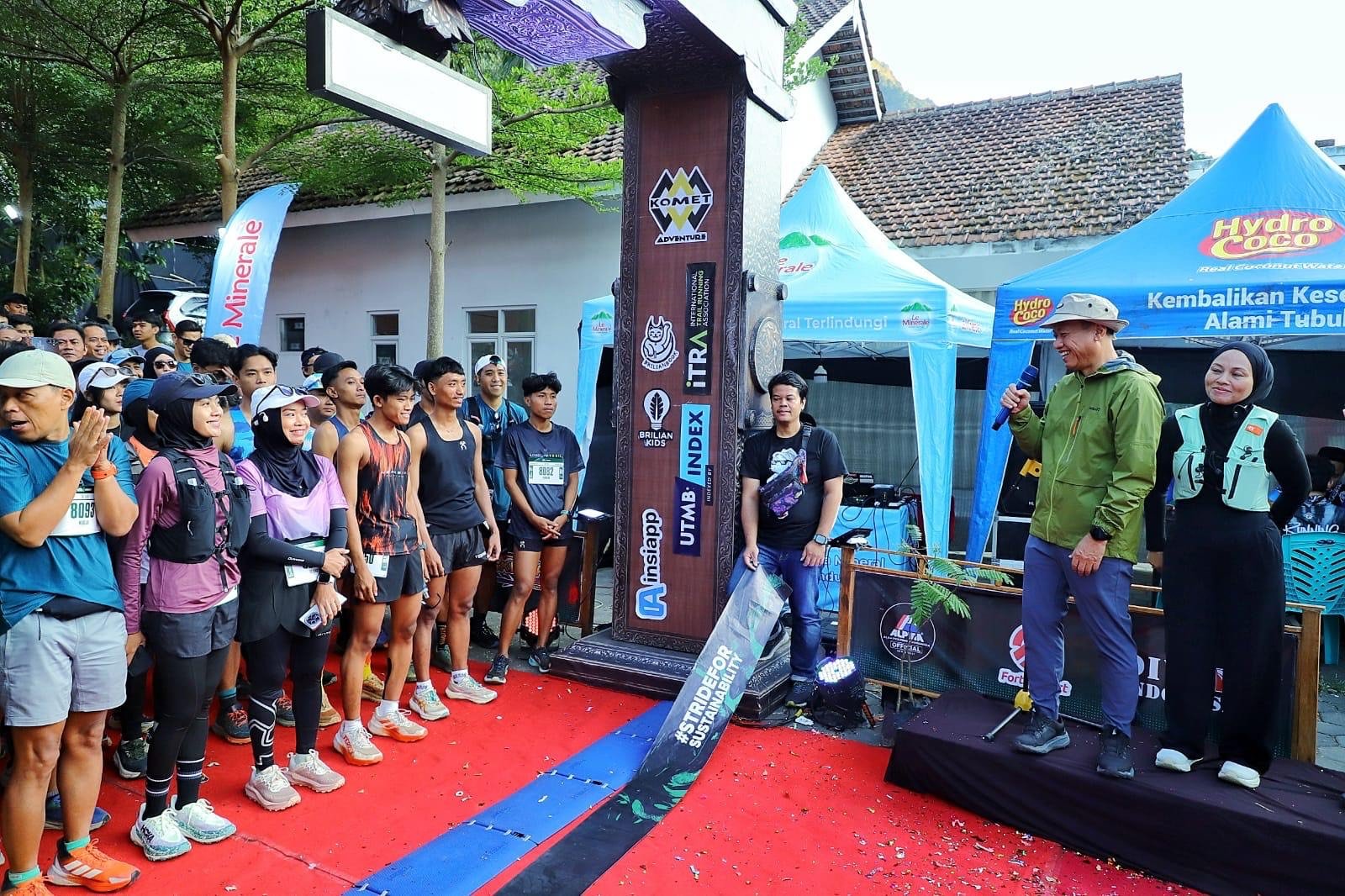 Bupati Kudus Sam’ani Intakoris Resmi Buka Muria Trail Run 2026, 500 Peserta Lintasi Jalur Ekstrem Pegunungan Muria