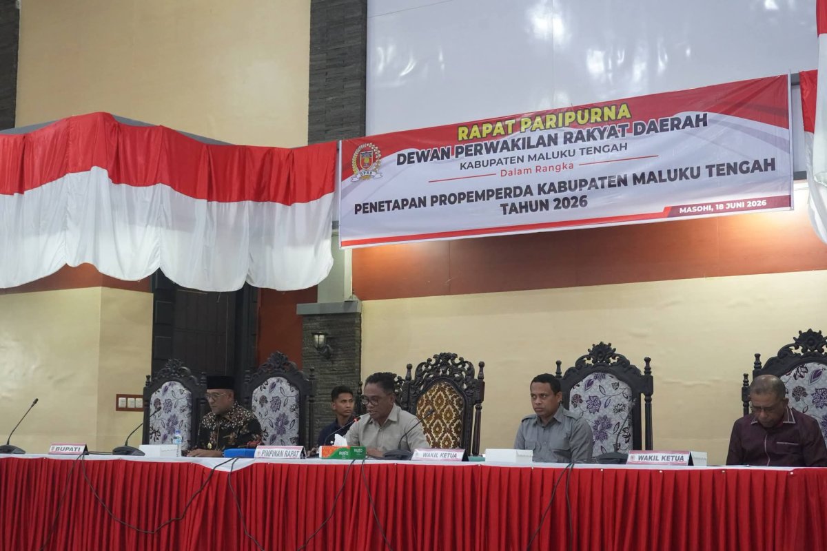 Bupati Maluku Tengah Zulkarnain Awat Amir Tetapkan Propemperda 2026, Regulasi Harus Responsif terhadap Kebutuhan Warga
