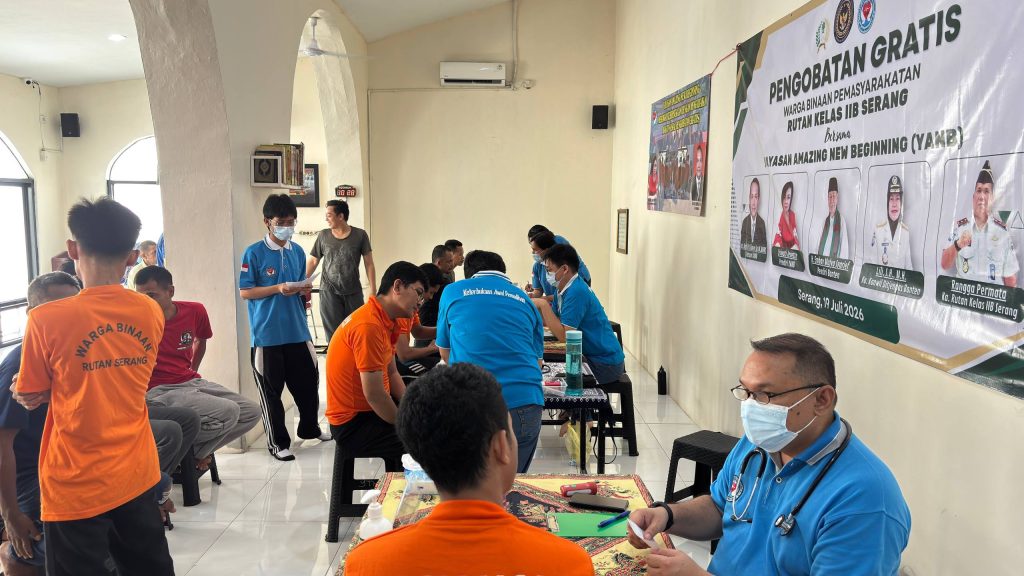 Tokoh Banten KH Embay Mulya Syarif Gelar Cek Kesehatan Gratis untuk 200 Warga Binaan Rutan Serang