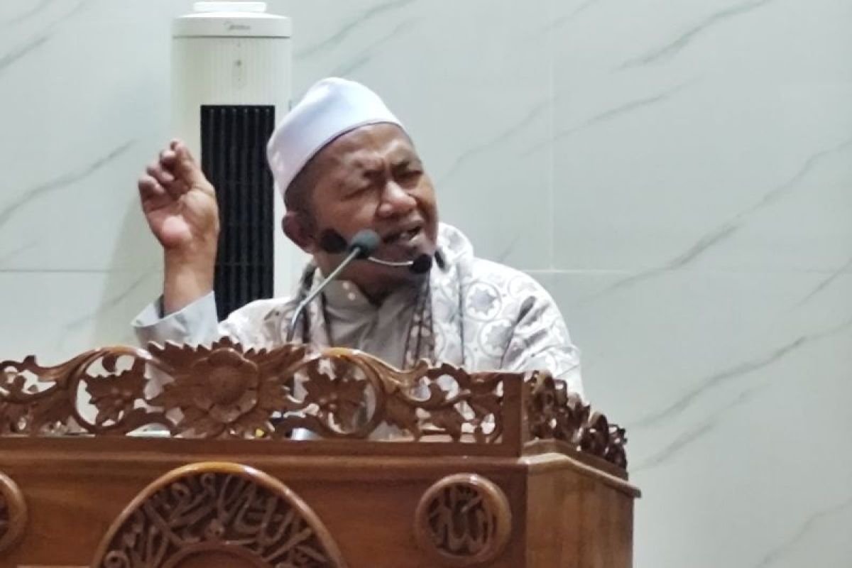 Ustadz Utuh Kurihing Ajak Jamaah Masjid Assa'adah Banjarmasin Perbanyak Shalawat agar Bertemu Rasulullah di Surga