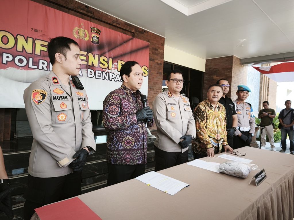 Polresta Denpasar Tangkap WN Singapura Usai Jasad Kekasih Asal Tegal Ditemukan Membusuk di Kos